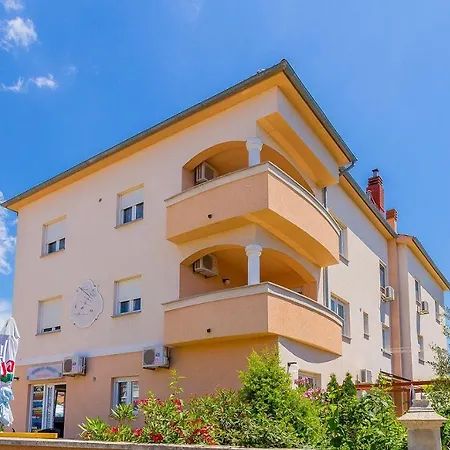 Apartment Nur 800 Meter Bis Zum Sandstrand Mit Klima, Wlan, Haustiere Sind Erlaubt Medulin