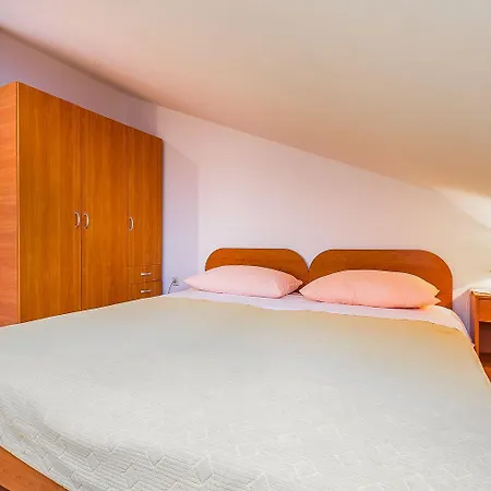 Apartment Nur 800 Meter Bis Zum Sandstrand Mit Klima, Wlan, Haustiere Sind Erlaubt Medulin