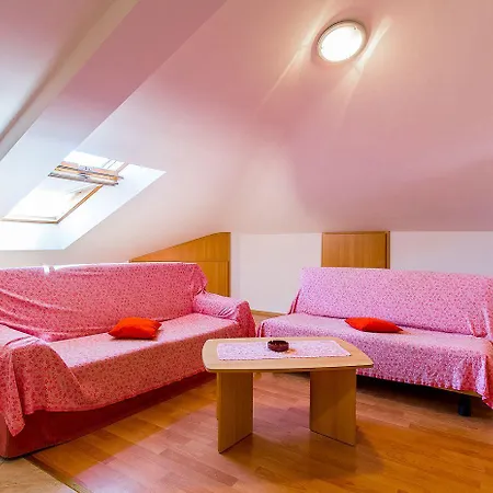 Apartment Nur 800 Meter Bis Zum Sandstrand Mit Klima, Wlan, Haustiere Sind Erlaubt Medulin