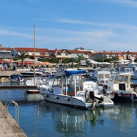 Nur 800 Meter Bis Zum Sandstrand Mit Klima, Wlan, Haustiere Sind Erlaubt Apartment *